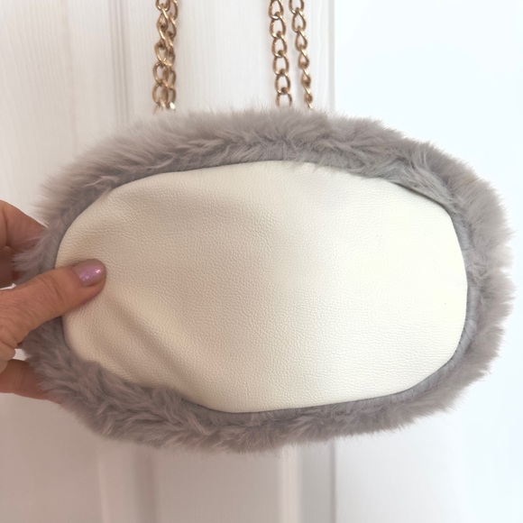 BETSEY JOHNSON ~ Chic Faux Fur Chain Bag Gray/Gold Owl Design Magnetic Closure - Picture 9 of 11